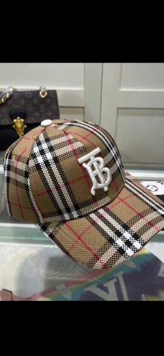 Șapcă Burberry model 2026,  7 modele