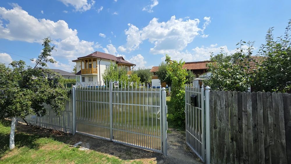 Vand casa in comuna Dobroteasa, jud Olt