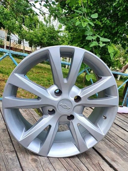 R 16 razmerdagi diska sotiiladi