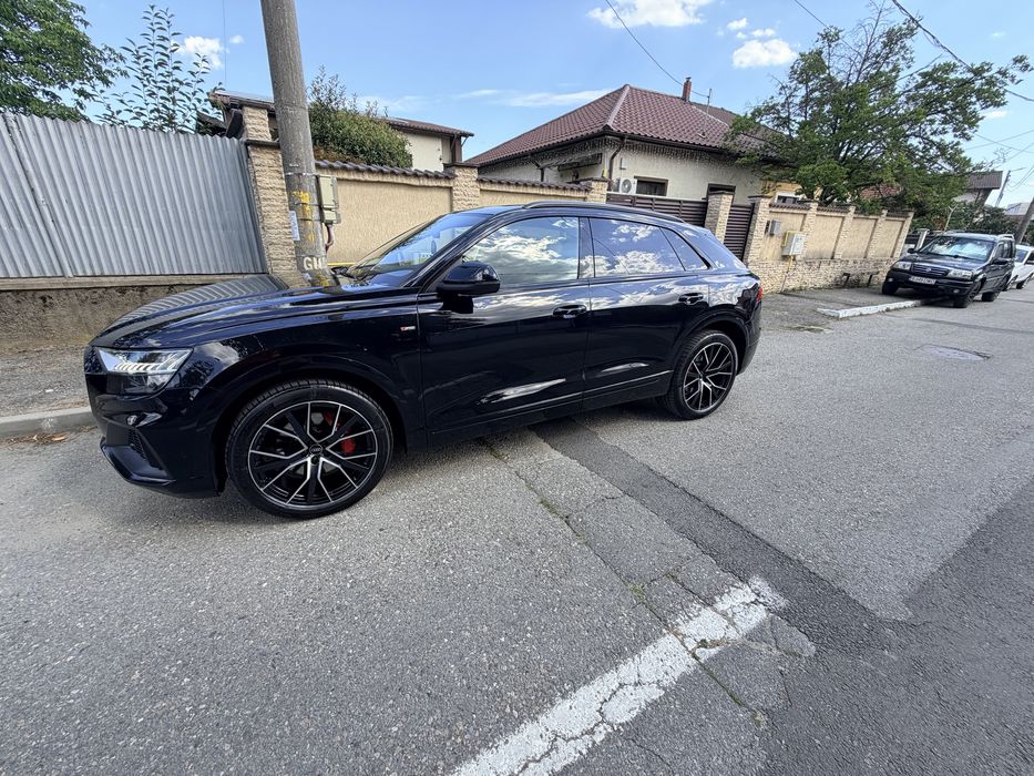 Audi Q8 S-line Black Edition