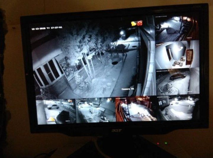 Ustanofka kameranablyudeniya damafon.