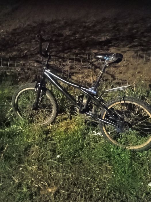 Vând bicicleta BMX