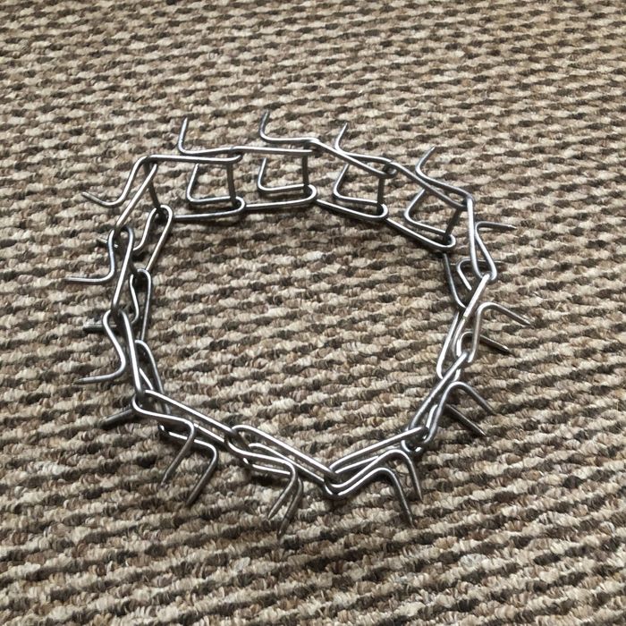 Vand zgarda cu țepi