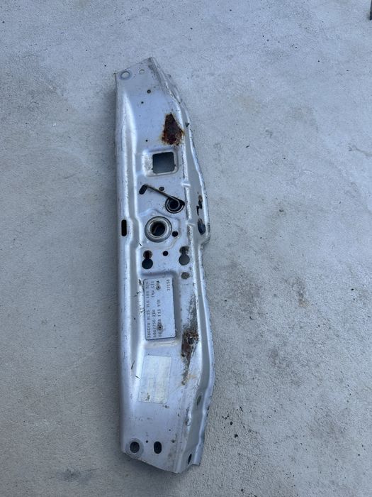 Traversa superioara armatura bara fata / inchidere capota Opel Astra H / Insignia