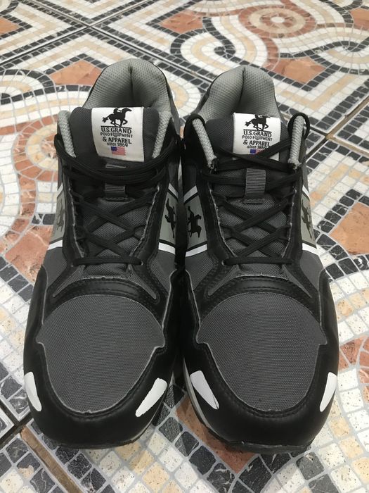 Продам кроссовки в отличном состоянии.