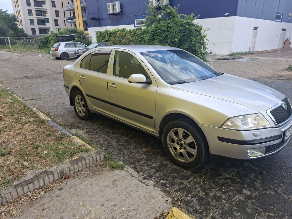 Vând Skoda Octavia 1.6 Benzină
