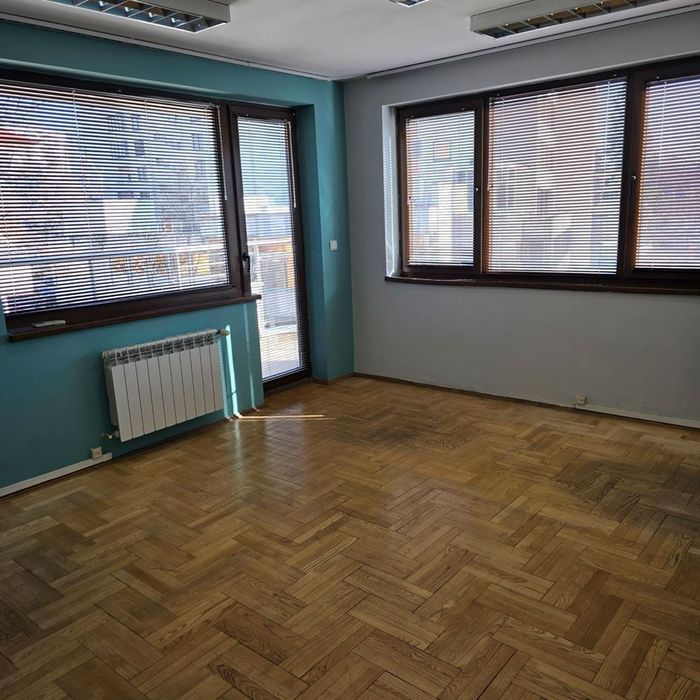 Офис до метро Джеймс Баучер – 2 стаи, южно, ниски разходи + гараж