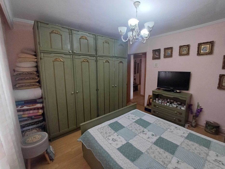 Vand ap 3 camere Mioveni-Robea etajul 1