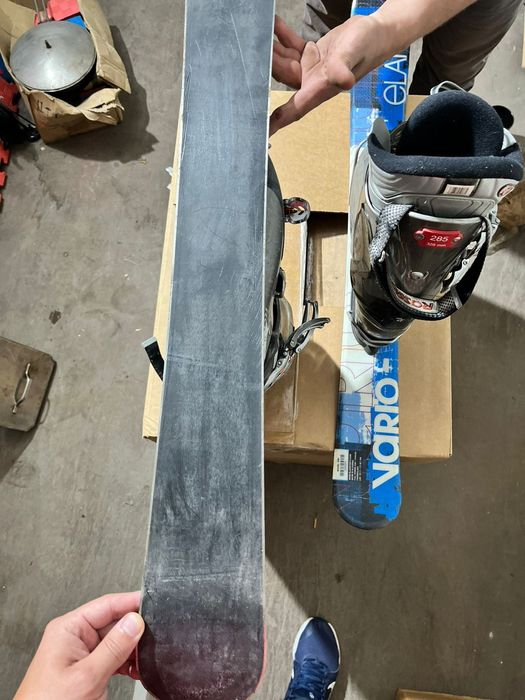 Короткие лыжи с ботинками