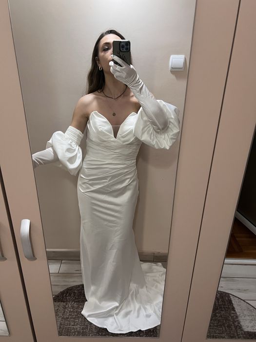 Rochie mireasa cu manusi