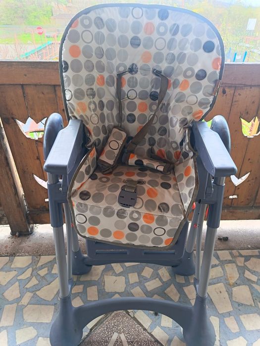 Scaun de masa bebelusi cu masuta detasabila