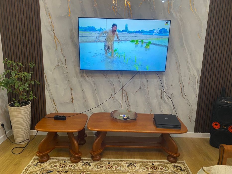 Диван с комплектом из пяти предметов