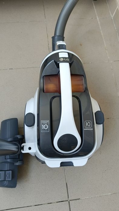Пылесос LG Kompressor 2000w