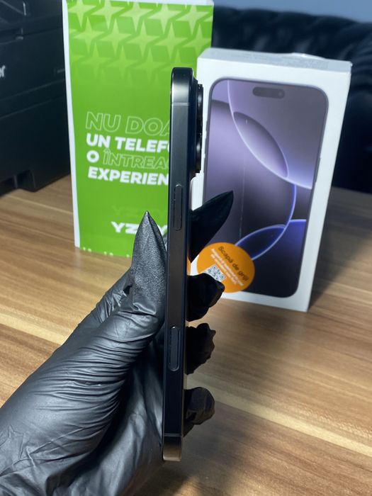 iPhone 16 Pro Max • 512 GB • Black Titanium