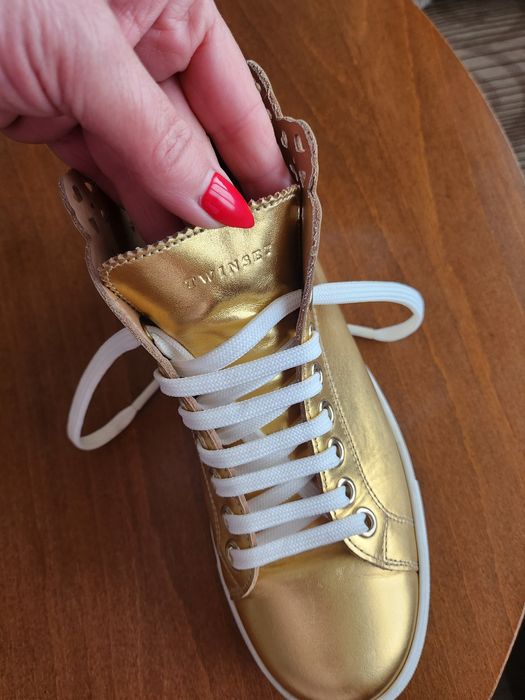 Patricia Pepe,Twinset