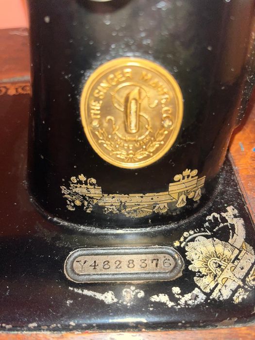 Masina de cusut Singer