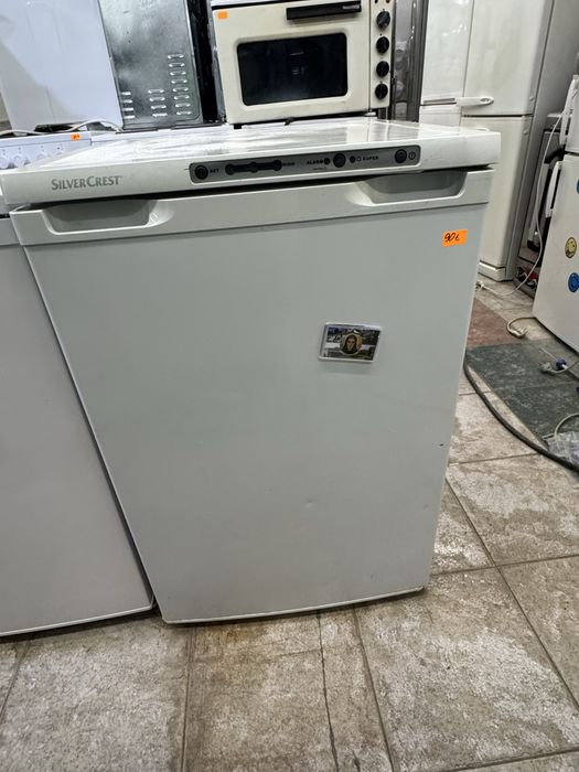 Вертикален фризер BEKO
