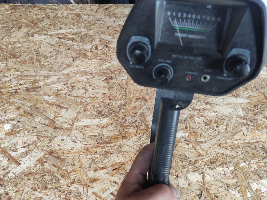 Продам металлоискатель