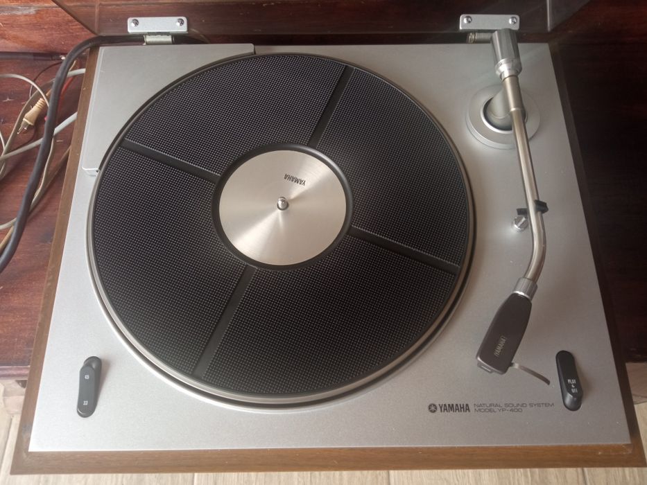 Грамофон Yamaha YP 400