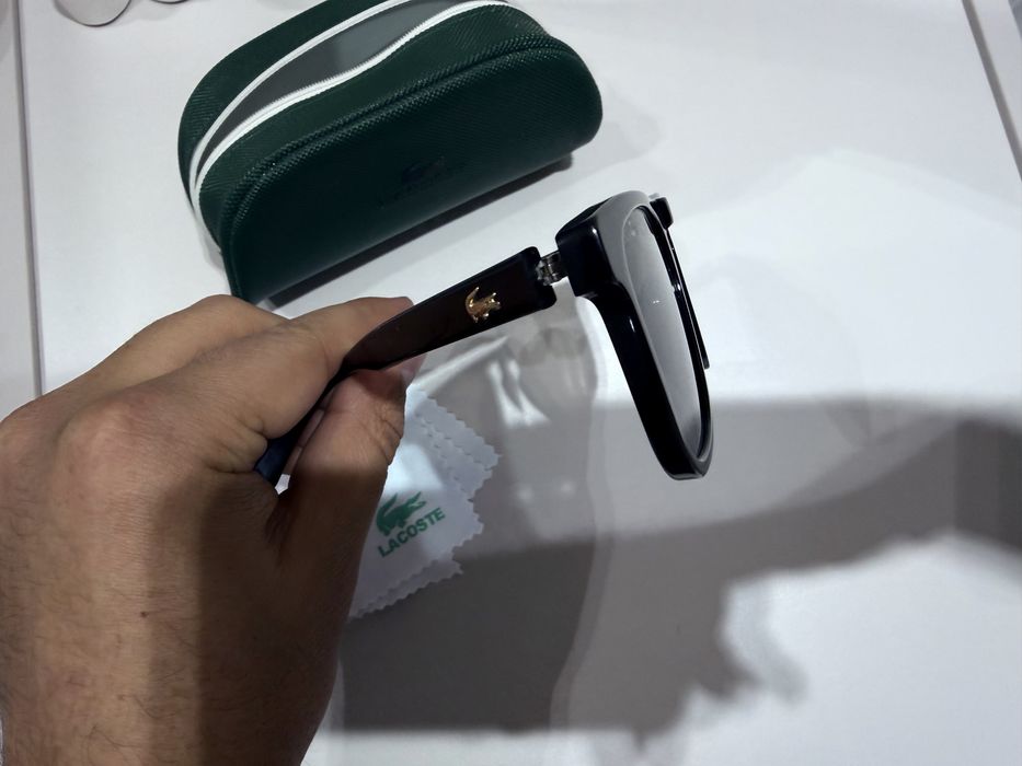 Солнцезащитные очки Lacoste