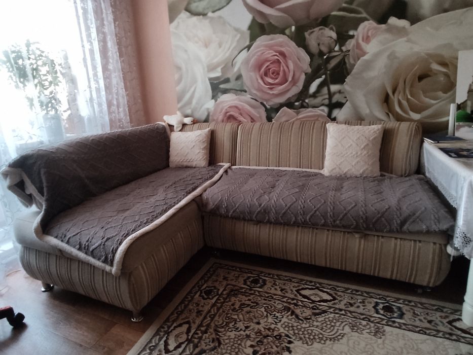 Продаю диван угловой