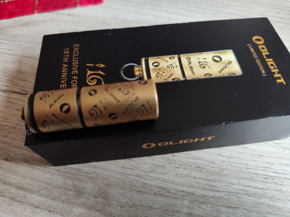 Фенерче Olight i16 180 лумена.