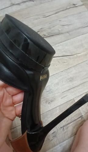 Босоножки на каблуках