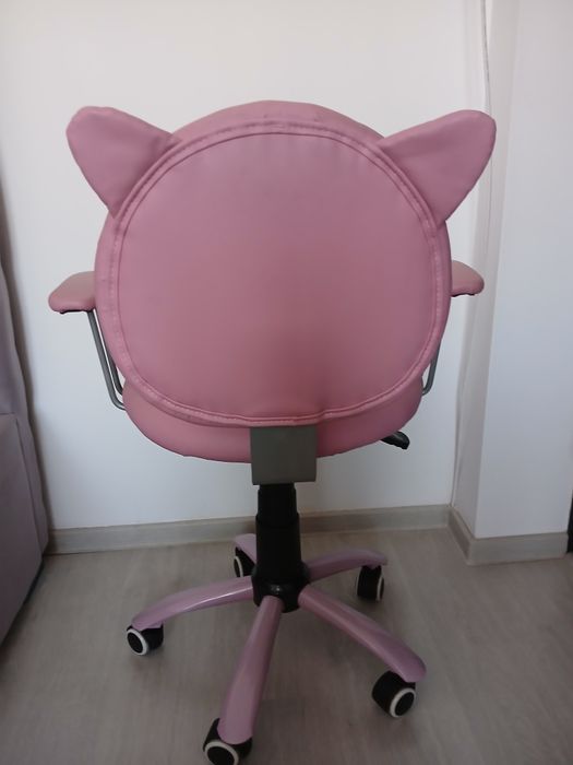Vând scaun de birou Kitty roz copii