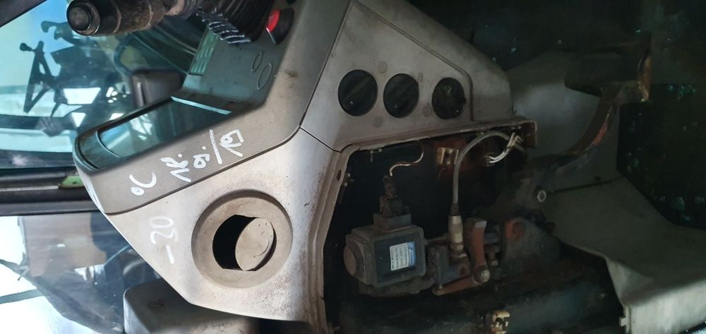 Dezmembrez tractor Fendt 312 piese