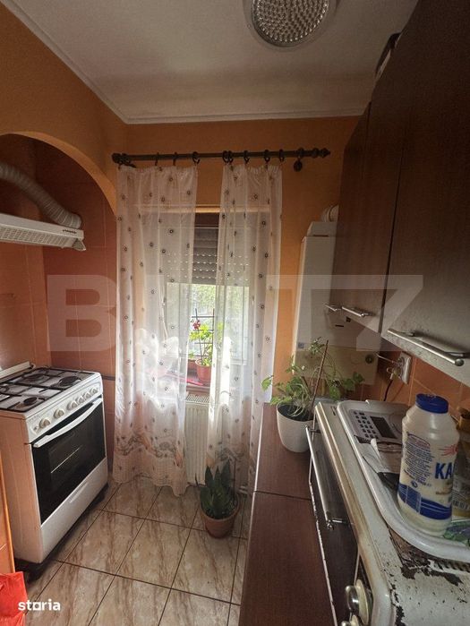 Apartament de vanzare, cu 3 camere, 57 mp, zona Micro 17
