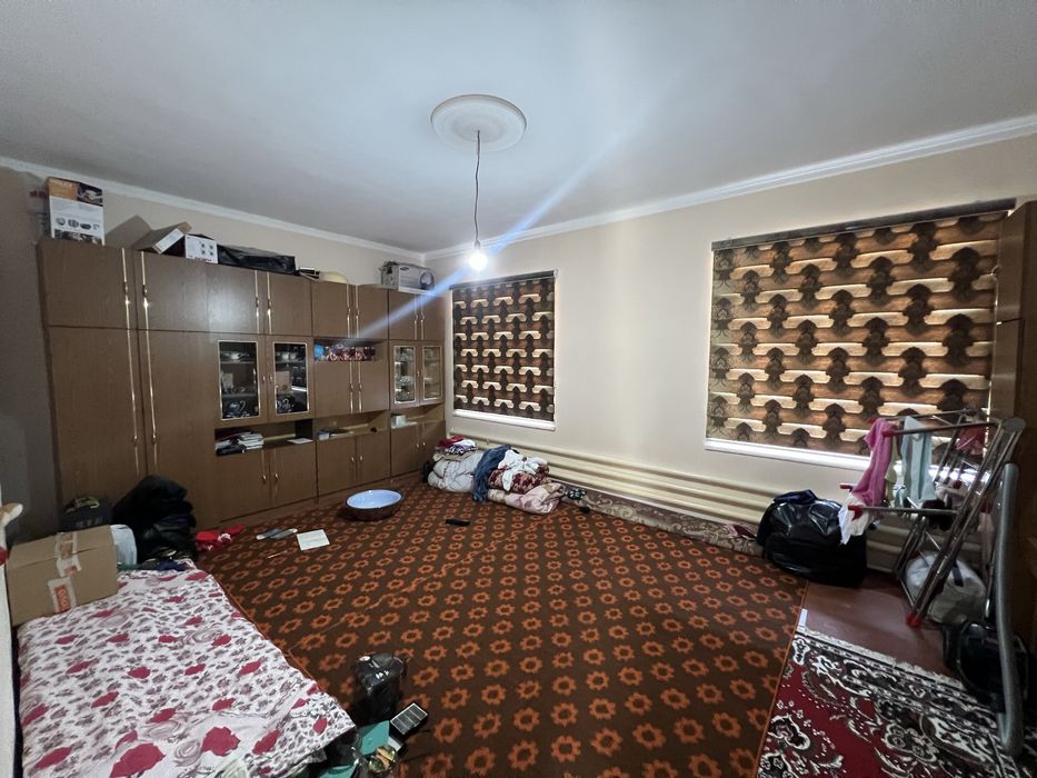 Дом селекция 5 соток 6 комнаты,цена 115000 у.е