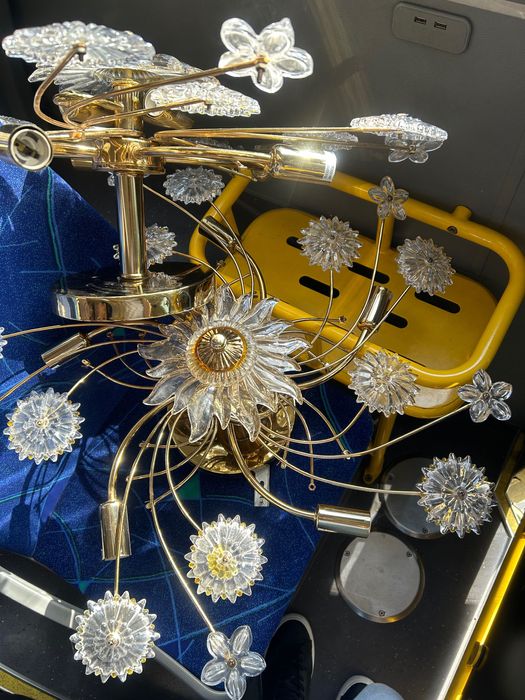 Две люстры позолоченные