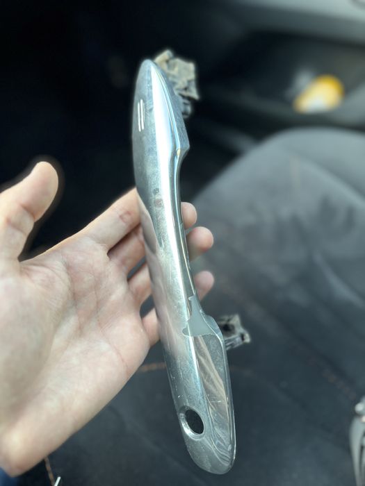 Ручка двери Камри 70