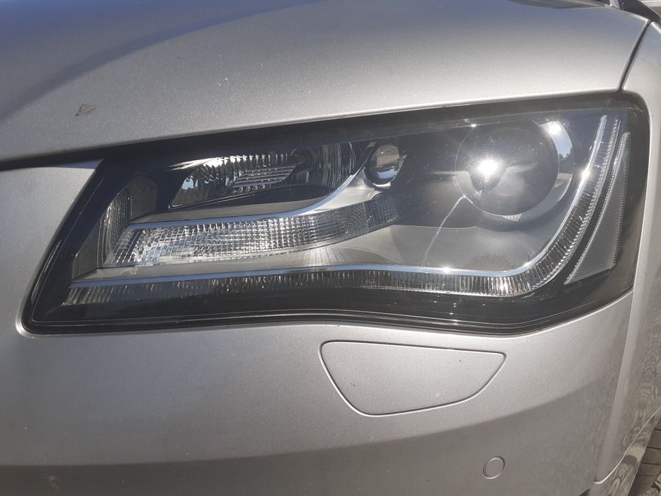 Фар ляв и десен audi a8 d4