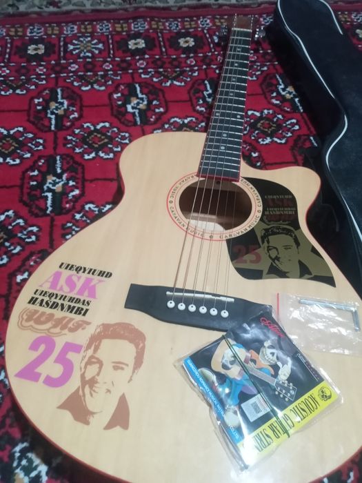 Gitara acustik :caravan music firma
