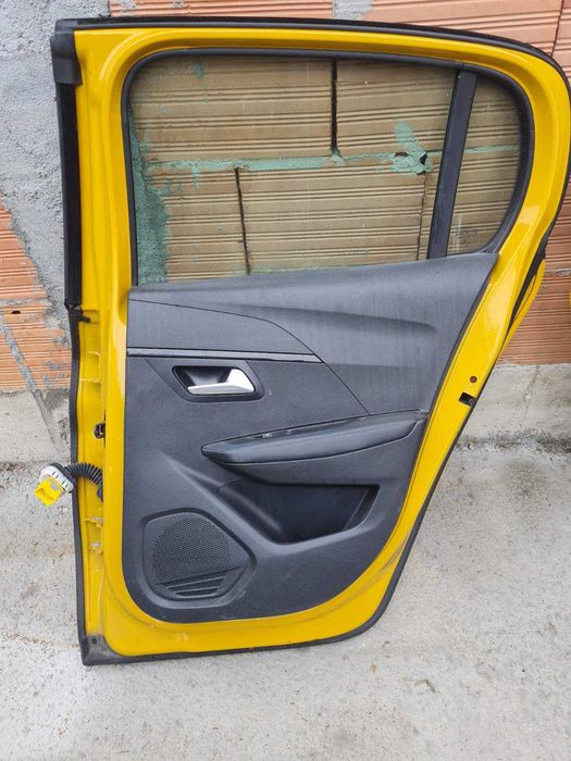 Задни врати peugeot 208