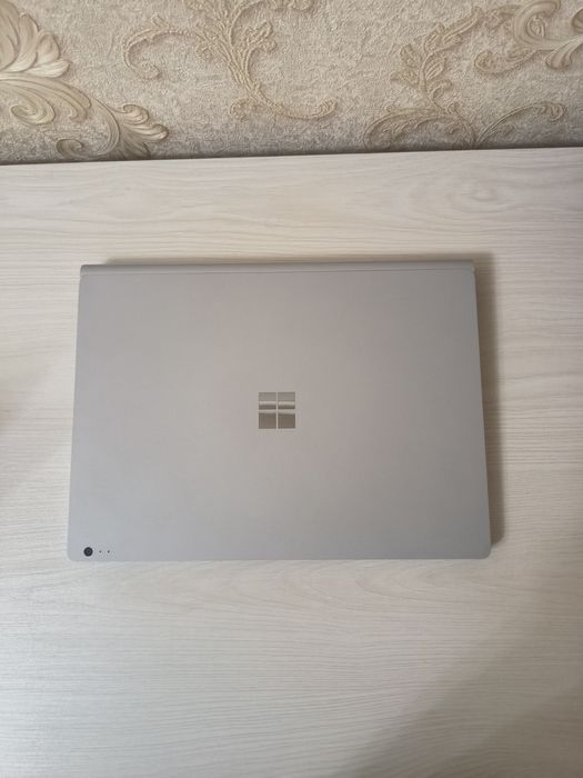 Microsoft Surface Book 2