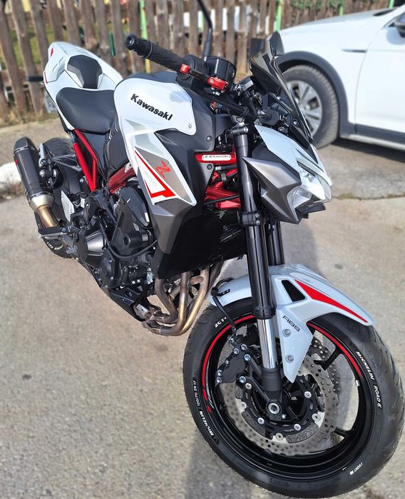 Kawasaki Z900 Akrapovic Performance 2023