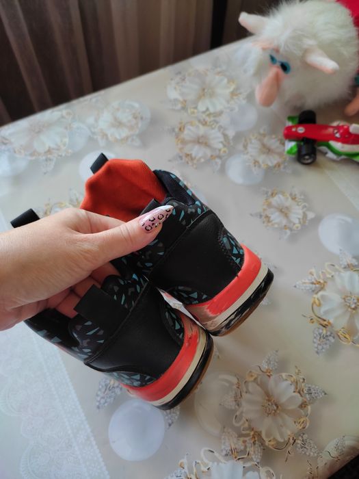 Кроссовки 37р в хорошем состоянии