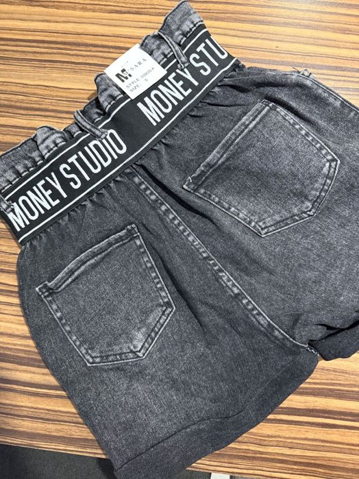 Чисто нови черни къси панталонки за лятот, размер С,