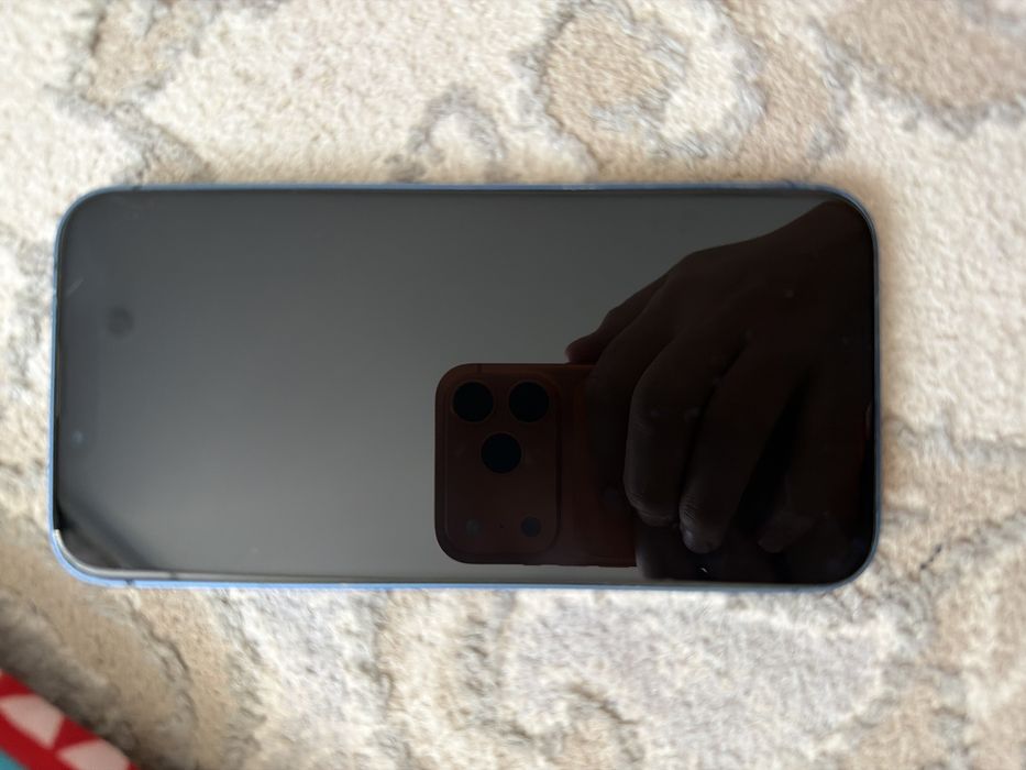 iPhone 13 телефон