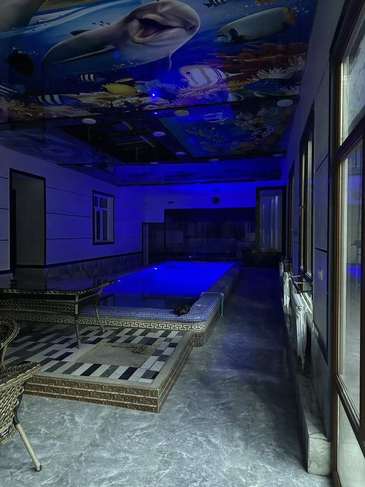 300000 сум  сауна бассейн биляард плестешн 8 та одамгача щу нарх