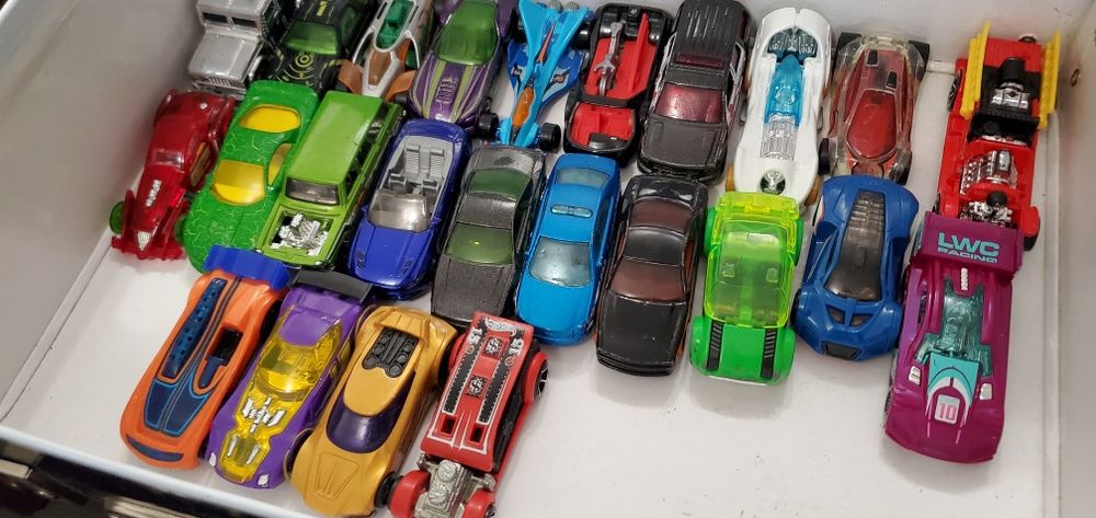 Продавам метални колички