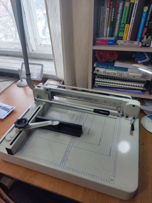 Продам гильотину Yunguang 868 A3
