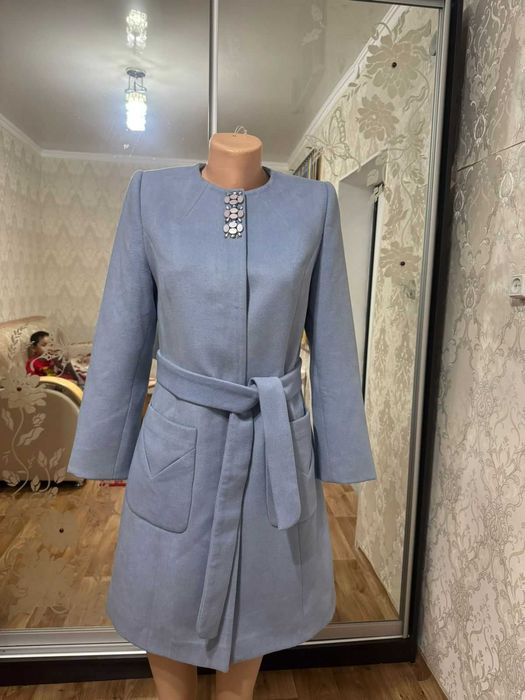 Продам польта  женские новые