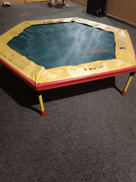 Продам батут до 90 килограмм