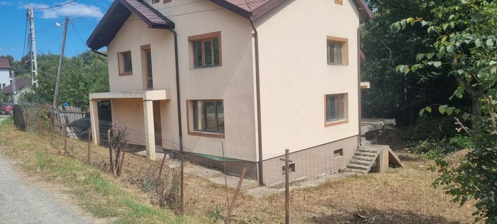 Casă de vânzare sat Cercu