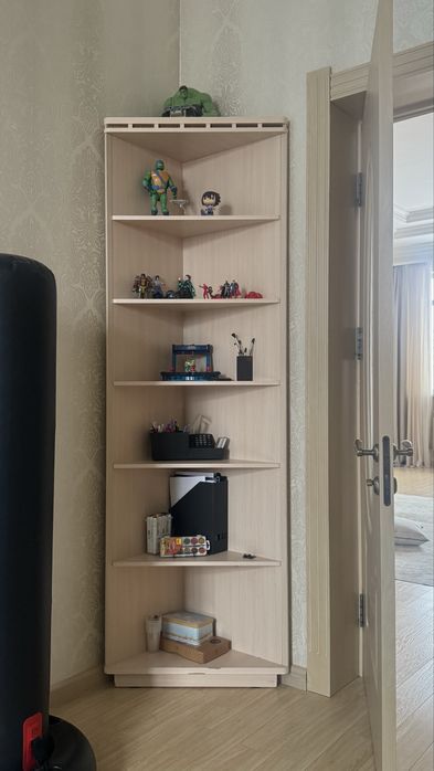 Продам полку и тумбу .