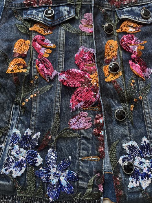 Дънково яке Desigual BALT Denim jacket with embroidery