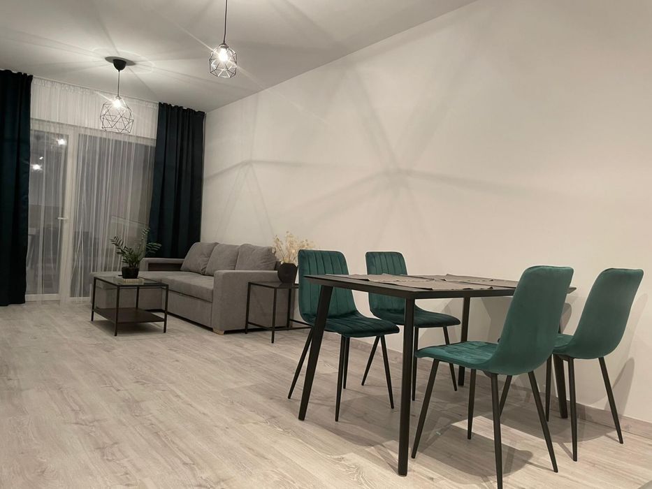 Inchiriez apartament Adora Park